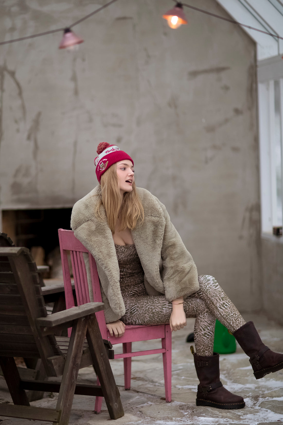 Northern BOMBOM Berry Leaves Red Beanie